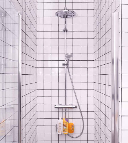 Idée décoration salle de bain tout en carrelage